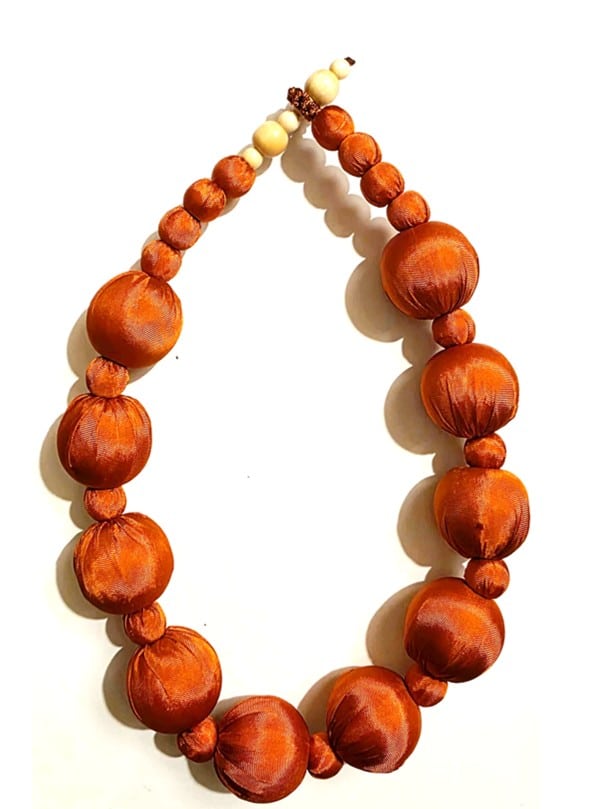 Collana Linh seta 39 - immagine 1