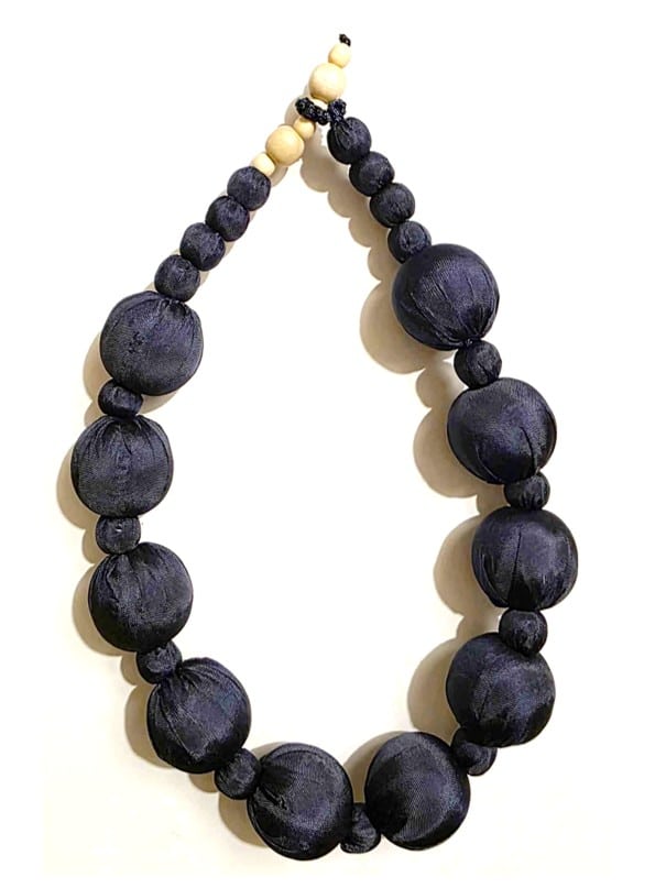 Collana Linh seta 33 - immagine 1